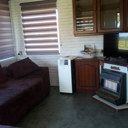 Mobil Home Vintage A La Ferme Des Buttons Rosnay  Exterior foto